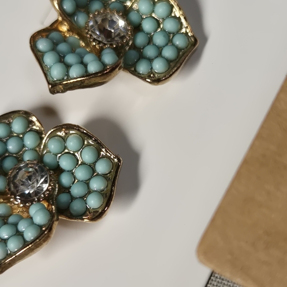 Earrings Bundle Of 2 - Picture 7 of 17